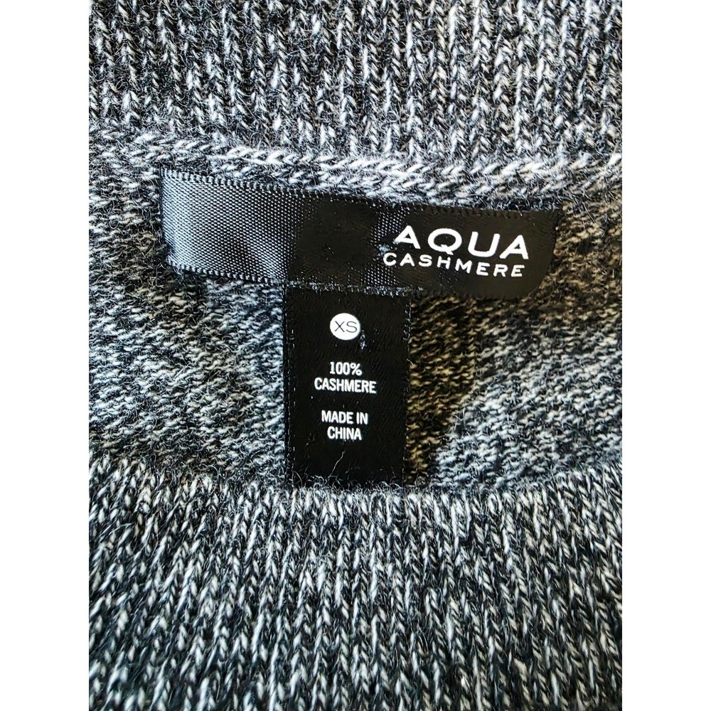 AQUA XS Cashmere Cold Shoulder Turtleneck Sweater Gray Cozy Minimalist Soft - Picture 6 of 9